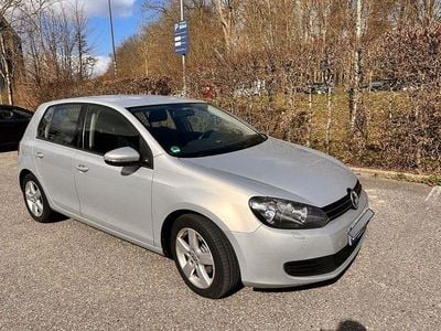 Gebraucht VW Golf VI Comfortline 105 PS (77 kW) 2011 Silber Kleinwagen