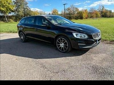 Usata Volvo V60 150 CV (110 kW) 2016 Nero Station wagon