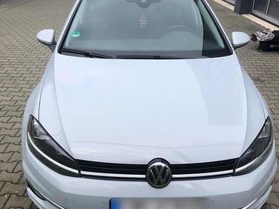 Gebraucht VW Golf VII 150 PS (110 kW) 2019 Weiß Kombi