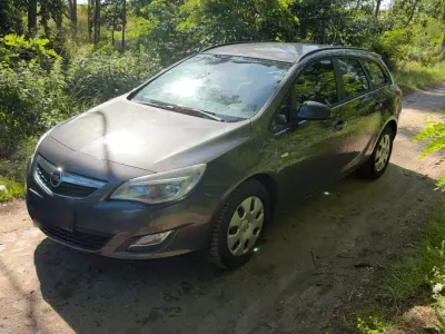 Gebraucht Opel Astra 125 PS (91 kW) 2011 Kombi