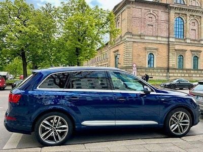 Blau Gebraucht 2019 Audi Q7 Ambiente SUV | 43.500 € (Fairer Preis)