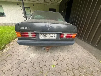 Gebraucht Mercedes 190 122 PS (89 kW) 1988 Grau Limousine