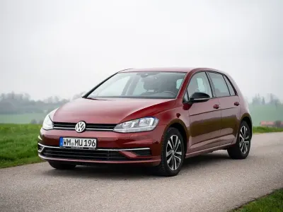 Gebraucht VW Golf VII IQ Drive 150 PS (110 kW) 2020 Rot Limousine