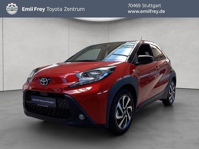 Neu Toyota Aygo X 72 PS (52 kW) 2025 Chili red / night sky black SUV