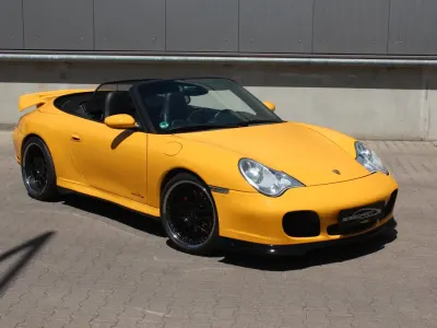 Usata Porsche 911 Carrera 4S Cabriolet 320 CV (235 kW) 2004 Giallo Cabrio