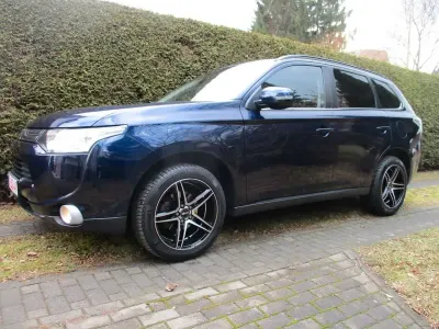 Begagnad Mitsubishi Outlander Invite 150 HK (110 kW) 2013 Blå SUV