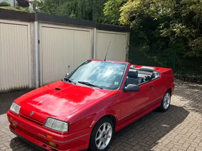 Occasion Renault 19 135 ch (99 kW) 1992 Rouge Cabriolet
