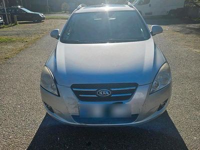 Gebraucht Kia Ceed 115 PS (84 kW) 2008 Silber Kleinwagen