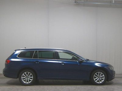 Gebraucht VW Passat Business 150 PS (110 kW) 2022 Aquamarinblau metallic Kombi