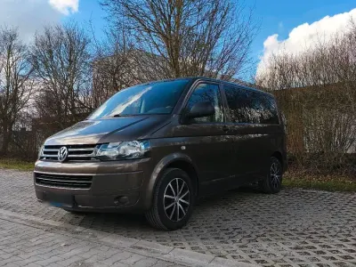 Gebraucht VW Multivan 102 PS (75 kW) 2010 Braun Van / Kleinbus