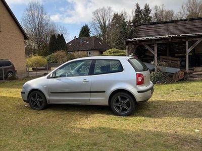 Gebraucht VW Polo Basis 54 PS (39 kW) 2002 Silber Limousine