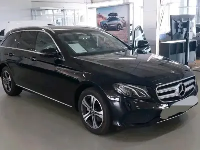 Gebraucht Mercedes E220 194 PS (142 kW) 2018 Schwarz Kombi