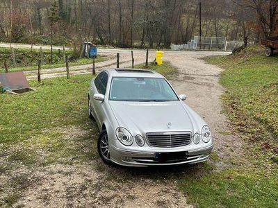 Usata Mercedes E320 Avantgarde 224 CV (164 kW) 2003 Argento Berlina