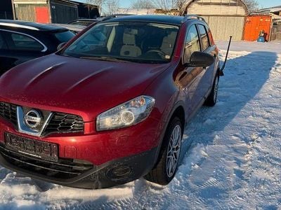 Gebraucht Nissan Qashqai +2 Visia 117 PS (86 kW) 2012 Rot SUV