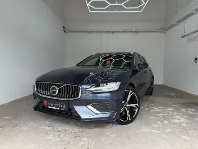 Gebraucht Volvo V60 Plus 455 PS (334 kW) 2023 Blau Kombi