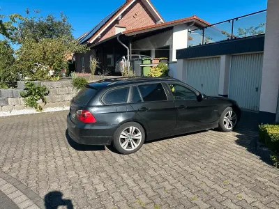 Gebraucht BMW 320 177 PS (130 kW) 2007 Schwarz Kombi