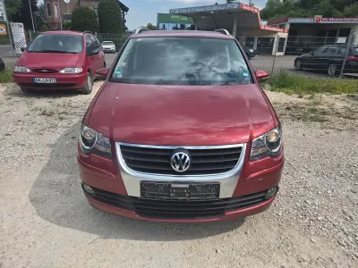 Gebraucht VW Touran Freestyle 140 PS (102 kW) 2009 Rot Van / Kleinbus