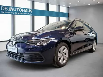 Gebraucht VW Golf VIII Life 110 PS (80 kW) 2024 Blau Kombi