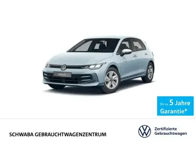 Gebraucht VW Golf VIII Life 116 PS (85 kW) 2025 Blau Limousine