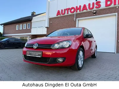 Gebraucht VW Golf VII Style 105 PS (77 kW) 2012 Rot Limousine