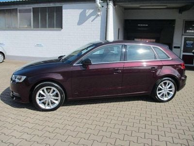 Gebraucht Audi A3 Ambiente 179 PS (131 kW) 2015 Violet Limousine