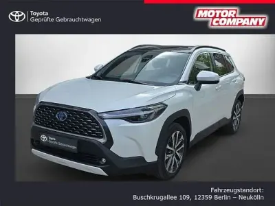 Gebraucht Toyota Corolla Cross Team 197 PS (144 kW) 2023 Platinumweiß perleffekt SUV