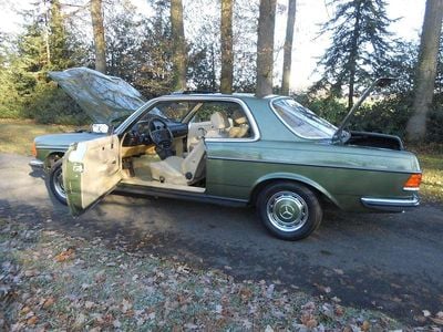 Usata Mercedes 230 136 CV (100 kW) 1983 Verde Coupé