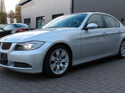 gebraucht BMW 330 i Navi/Leder/Schiebedach/Xenon/M-Fahrwerk