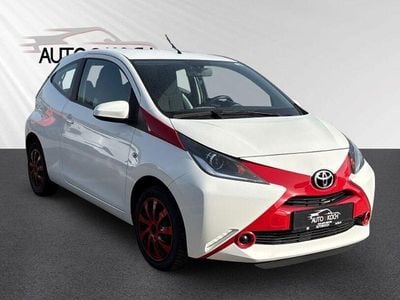 Gebraucht Toyota Aygo X-play 69 PS (50 kW) 2014 Weiß Kleinwagen