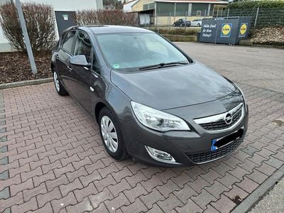 Gebraucht Opel Astra Innovation 116 PS (85 kW) 2011 Grau Kleinwagen