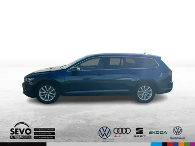 Gebraucht VW Passat Business 150 PS (110 kW) 2022 Andere farbe Kombi