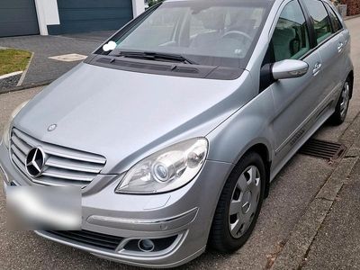 Usata Mercedes B200 136 CV (100 kW) 2005 Argento Monovolume