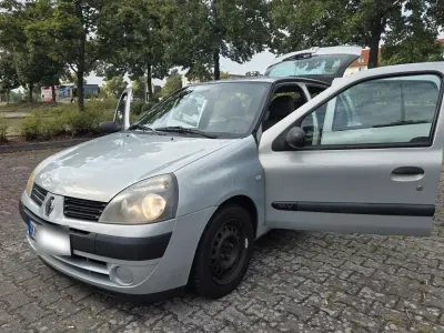Używany Renault Clio II 75 KM (55 kW) 2004 Srebrny Hatchback