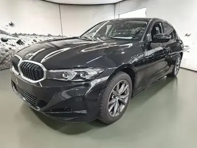 Gebraucht BMW 320 Shadowline 190 PS (139 kW) 2023 Saphirschwarz Limousine
