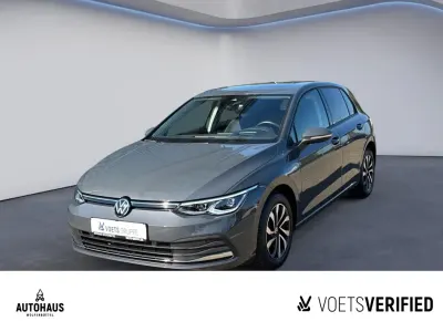 Gebraucht VW Golf VIII Active 150 PS (110 kW) 2023 Grau Limousine