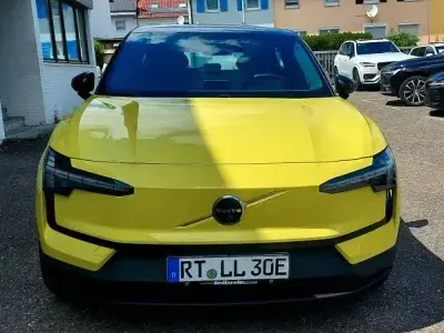 Brugt Volvo EX30 Performance 314 kW (428 HK) 2024 Gul SUV