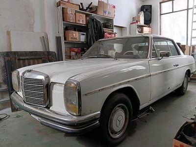 Gebraucht Mercedes W114 150 PS (110 kW) 1968 Weiß Coupé