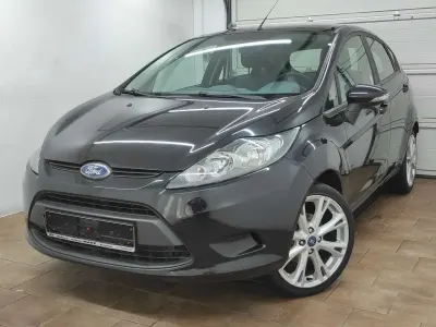 Gebraucht Ford Fiesta 82 PS (60 kW) 2010 Pantherschwarz metallic Kleinwagen