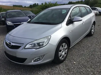 Gebraucht Opel Astra Selection 110 PS (80 kW) 2012 Silber Kombi