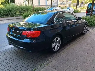 Gebraucht BMW 320 Cabriolet 170 PS (125 kW) 2011 Schwarz Cabrio