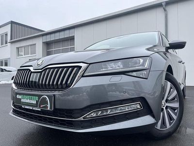 Gebraucht Skoda Superb Style 150 PS (110 kW) 2023 Graphitegrau Kombi