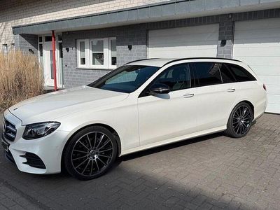 Gebraucht Mercedes E220 AMG 194 PS (142 kW) 2017 Weiß Kombi