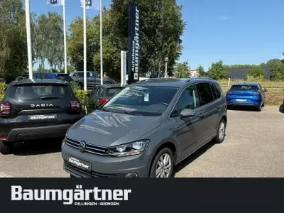 Gebraucht VW Touran Highline 150 PS (110 kW) 2025 Grau Van / Kleinbus