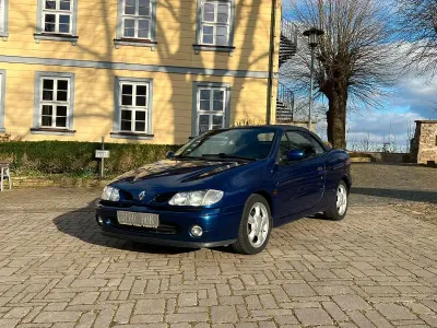 Gebraucht Renault Mégane Cabriolet 147 PS (108 kW) 1998 Blau Cabrio
