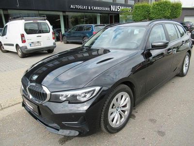 Schwarz Gebraucht 2021 BMW 318 Advantage Kombi | 26.500 € (Fairer Preis)