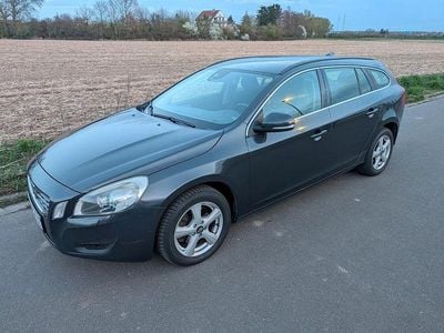 Gebraucht Volvo V60 Momentum 163 PS (119 kW) 2011 Grau Kombi