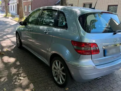 Gebraucht Mercedes 200 150 PS (110 kW) 2007 Blau Limousine