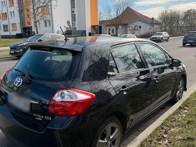 Gebraucht Toyota Auris Hybrid 136 PS (100 kW) 2015 Andere farben Kleinwagen
