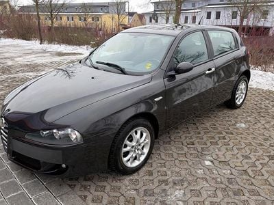 Schwarz Gebraucht 2005 Alfa Romeo 147 Kleinwagen | 1.999 € (Fairer Preis)