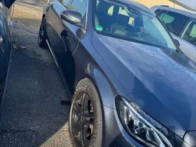 Gebraucht Mercedes C220 Avantgarde 170 PS (125 kW) 2015 Grau Limousine